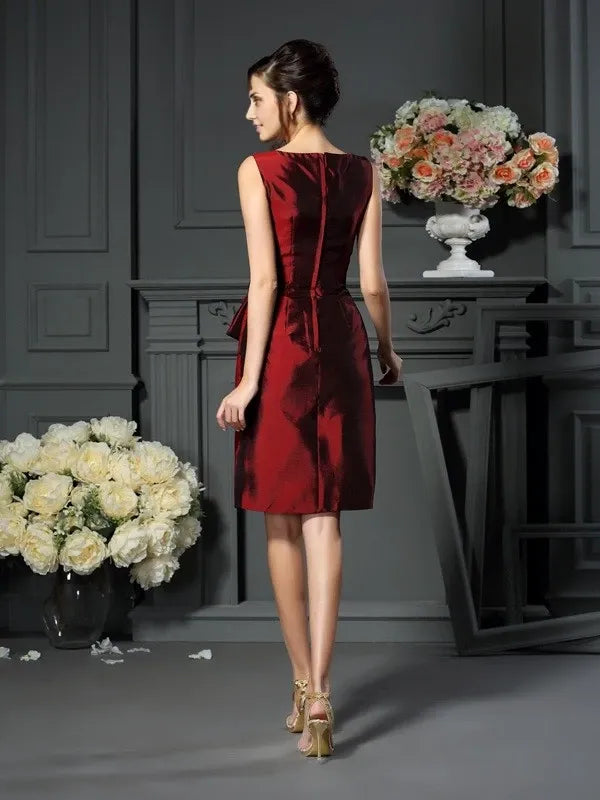 Scoop Sleeveless Sheath Taffeta Knee-Length With Pleats Mother of the Bride Dresses