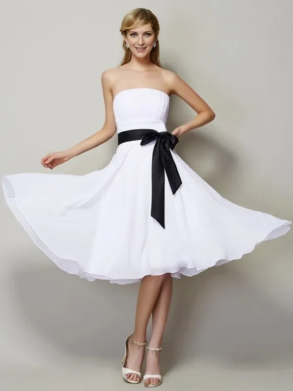 Sleeveless Knee-Length Chiffon Strapless With Belt Bridesmaid Dresses