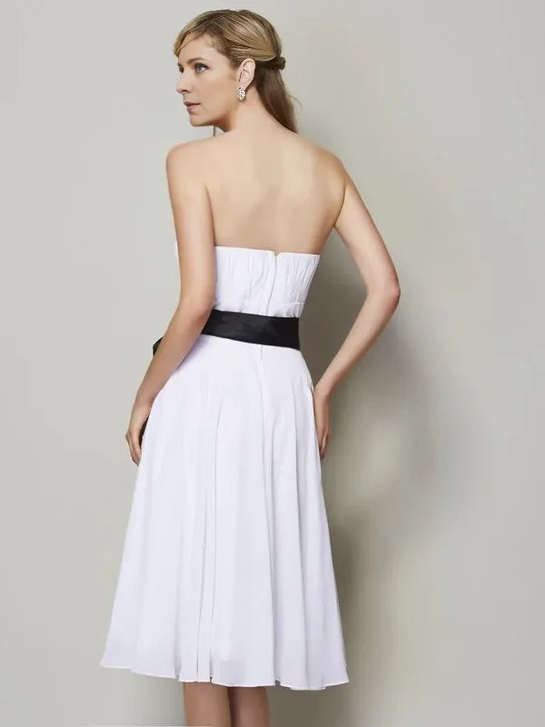 Sleeveless Knee-Length Chiffon Strapless With Belt Bridesmaid Dresses