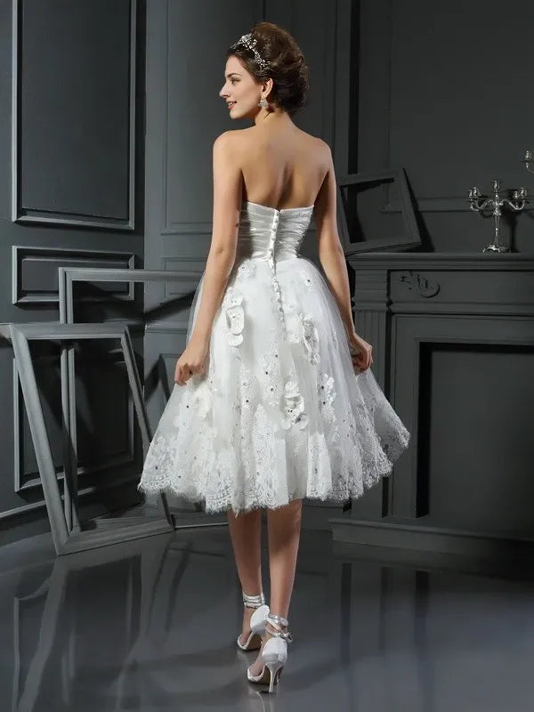 Sleeveless Satin Sweetheart Short With Ruched Party Dresses