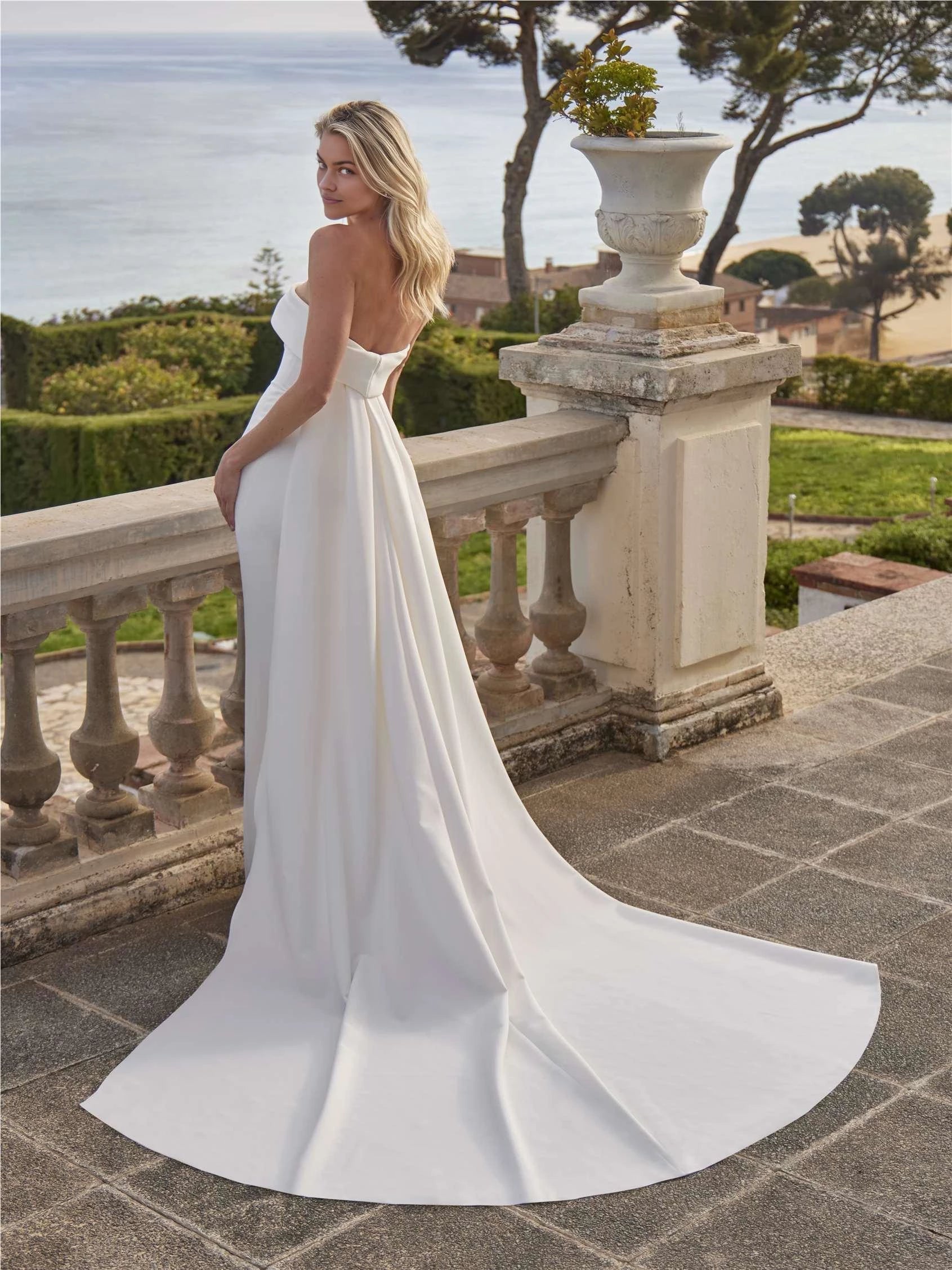 Sophisticated Trumpet Strapless Open Back Floor Length Wedding Dress