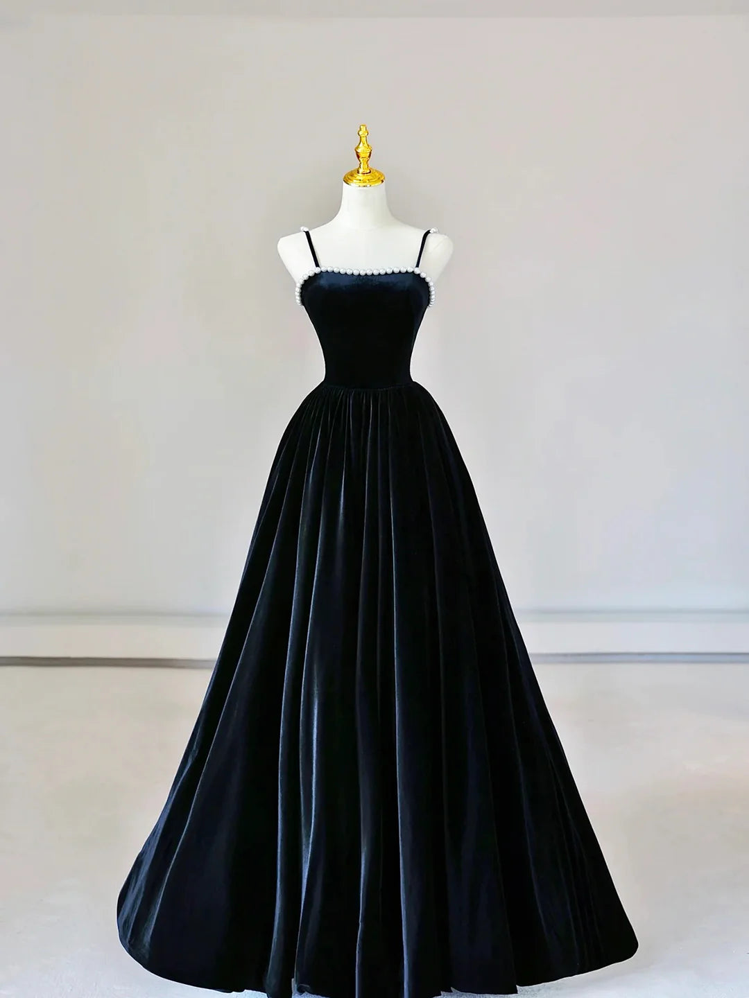 Spaghetti Strap Velvet Floor Length Long Prom Dress with Pearls Black Evening Dress Party Dress