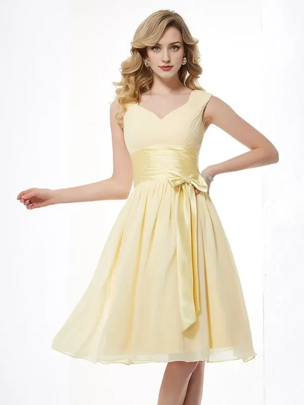 Straps Sleeveless Chiffon Knee-Length With Pleats Bridesmaid Dresses