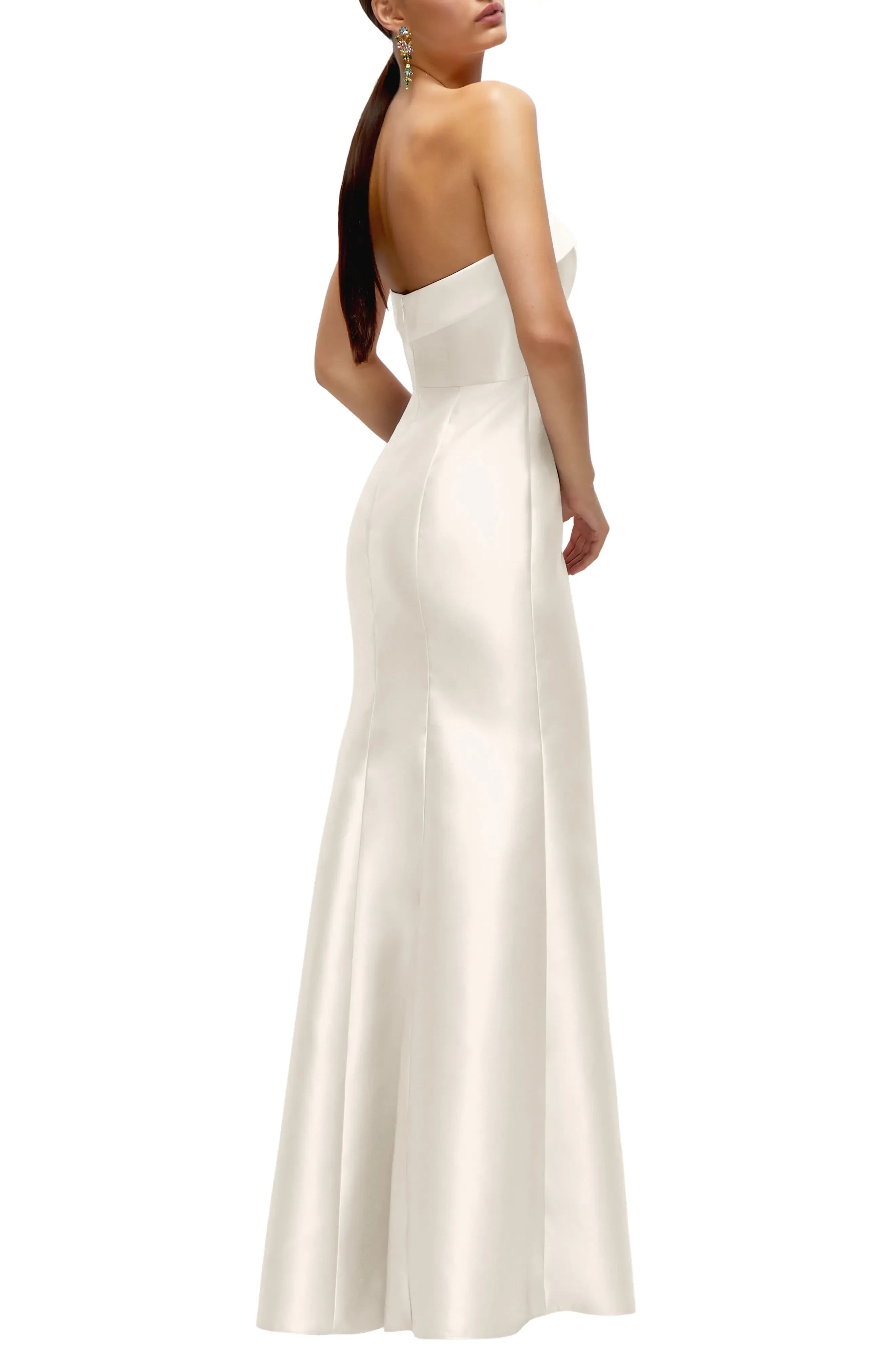 Stunning Sheath Strapless Sleeveless Open Back Floor Length Evening Dress