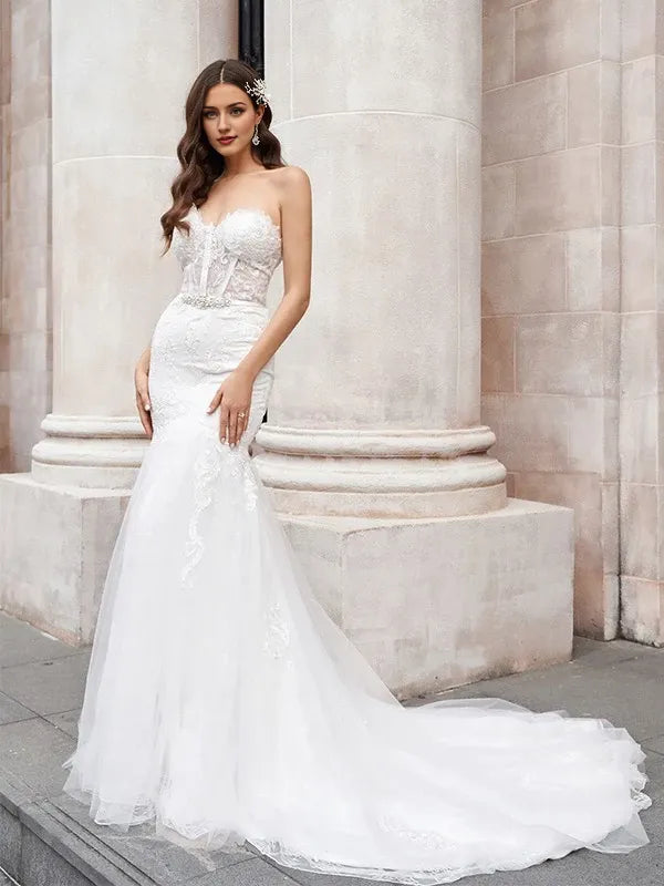 Sweetheart Applique Sleeveless Mermaid Tulle Court Train Wedding Dresses