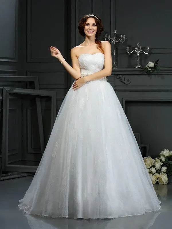 Sweetheart Sleeveless Organza Court Train With Applique Prom Dress