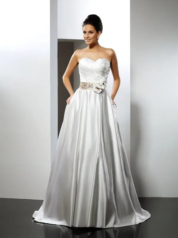 Sweetheart Sleeveless Satin Court Train With Hand-Made Flower Wedding Dresses