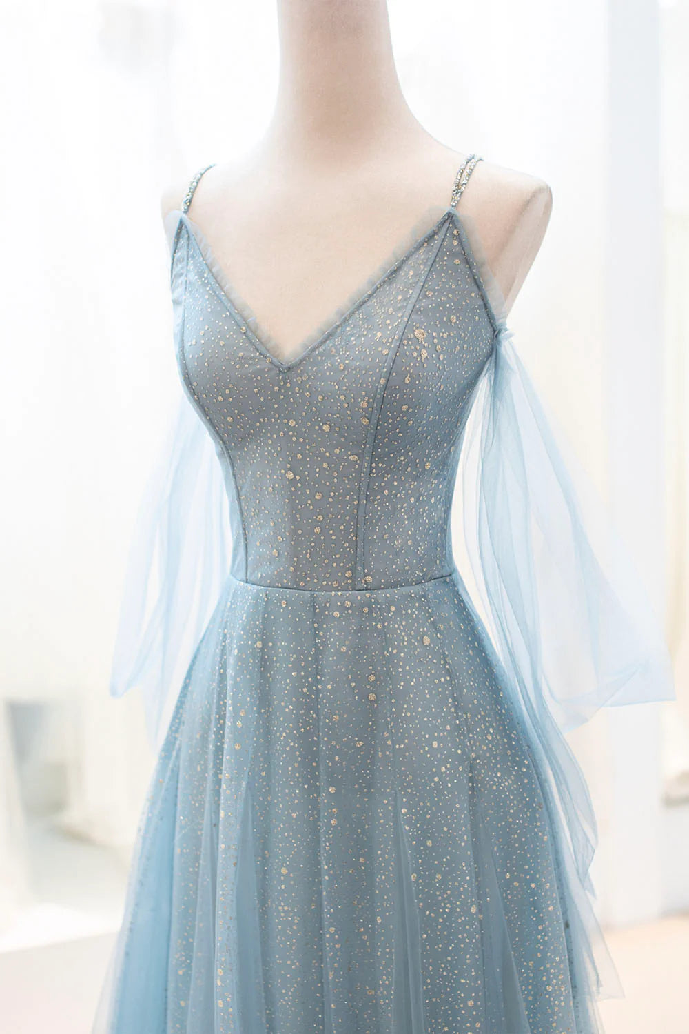 V-Neck Blue Spaghetti Strap Tulle Long Prom Dress Evening Party Dress