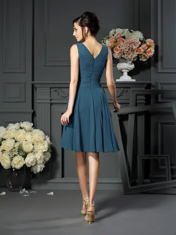 V-neck Sleeveless Chiffon Knee-Length With Beading Mother of the Bride Dresses
