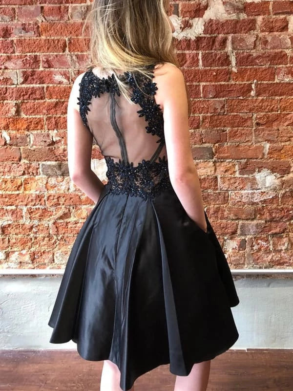 V Neck Beaded Black Short Prom Dresses with Lace Appliques Black Floral Homecoming Dresses Black Formal Evening Dresses