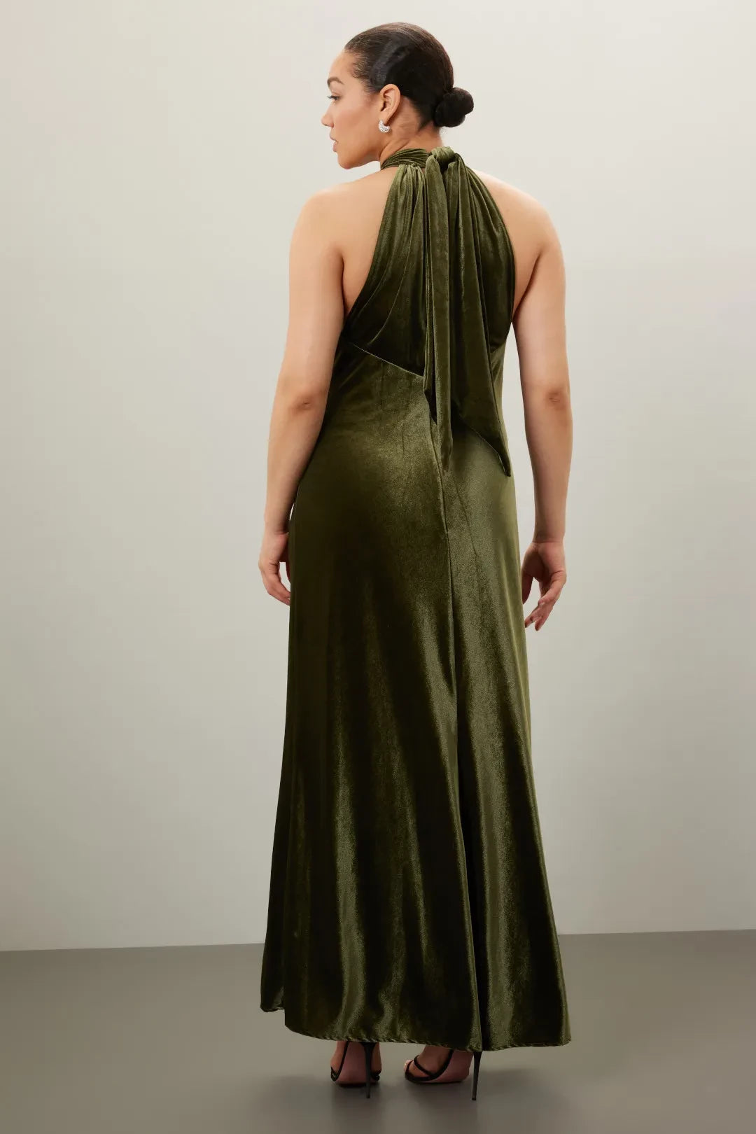 Vintage Inspired Sheath Halter Neck Sleeveless Tie Back Floor Length Plus Size Prom Dress