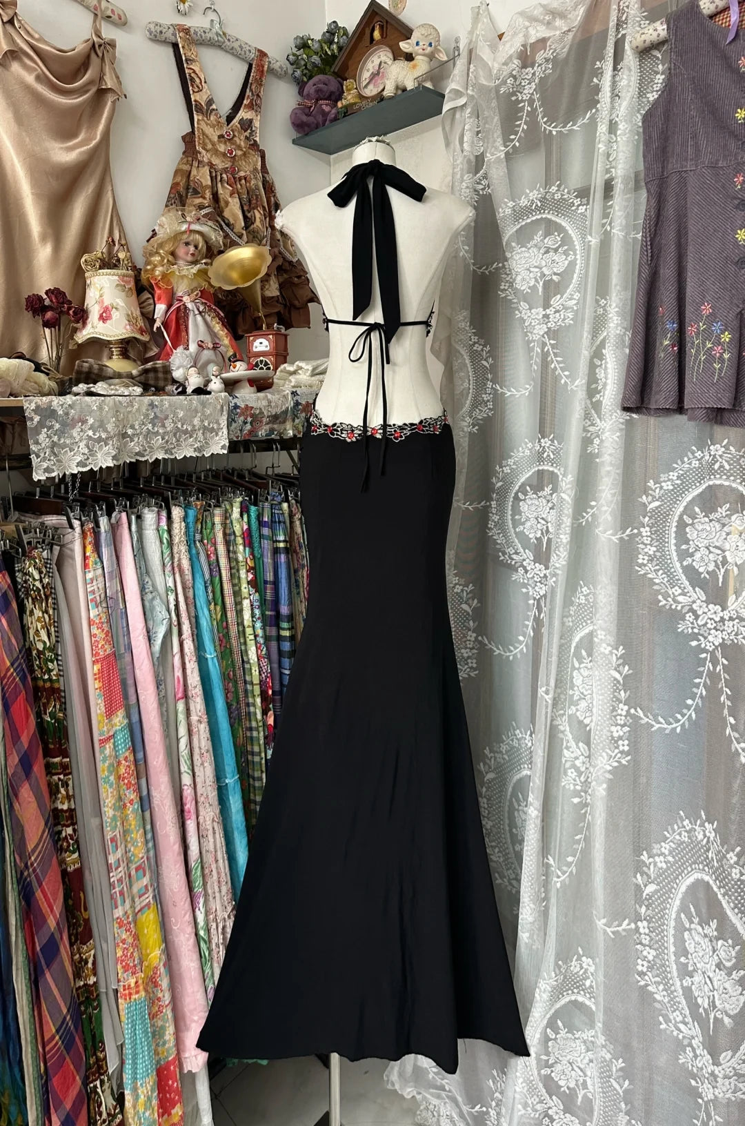 Vintage Black Embroidery Halter-neck Sleeveless Mermaid Long Prom Dress Party Dress Cocktail Dress Homecoming Dress Evening Dress