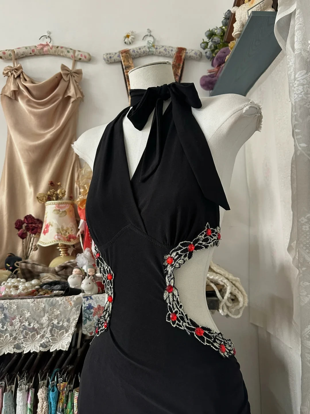 Vintage Black Embroidery Halter-neck Sleeveless Mermaid Long Prom Dress Party Dress Cocktail Dress Homecoming Dress Evening Dress