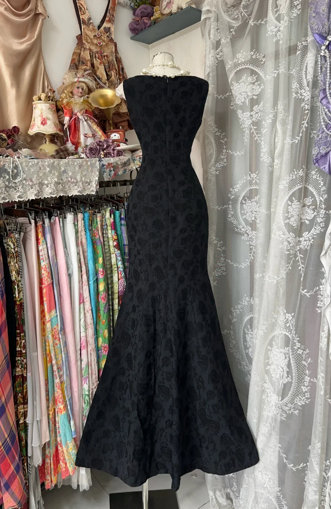 Vintage Black V-neck Exquisite Embroidery Design Elegant Mermaid Long  Prom Dress Party Dress Cocktail Dress Homecoming Dress Evening Dress