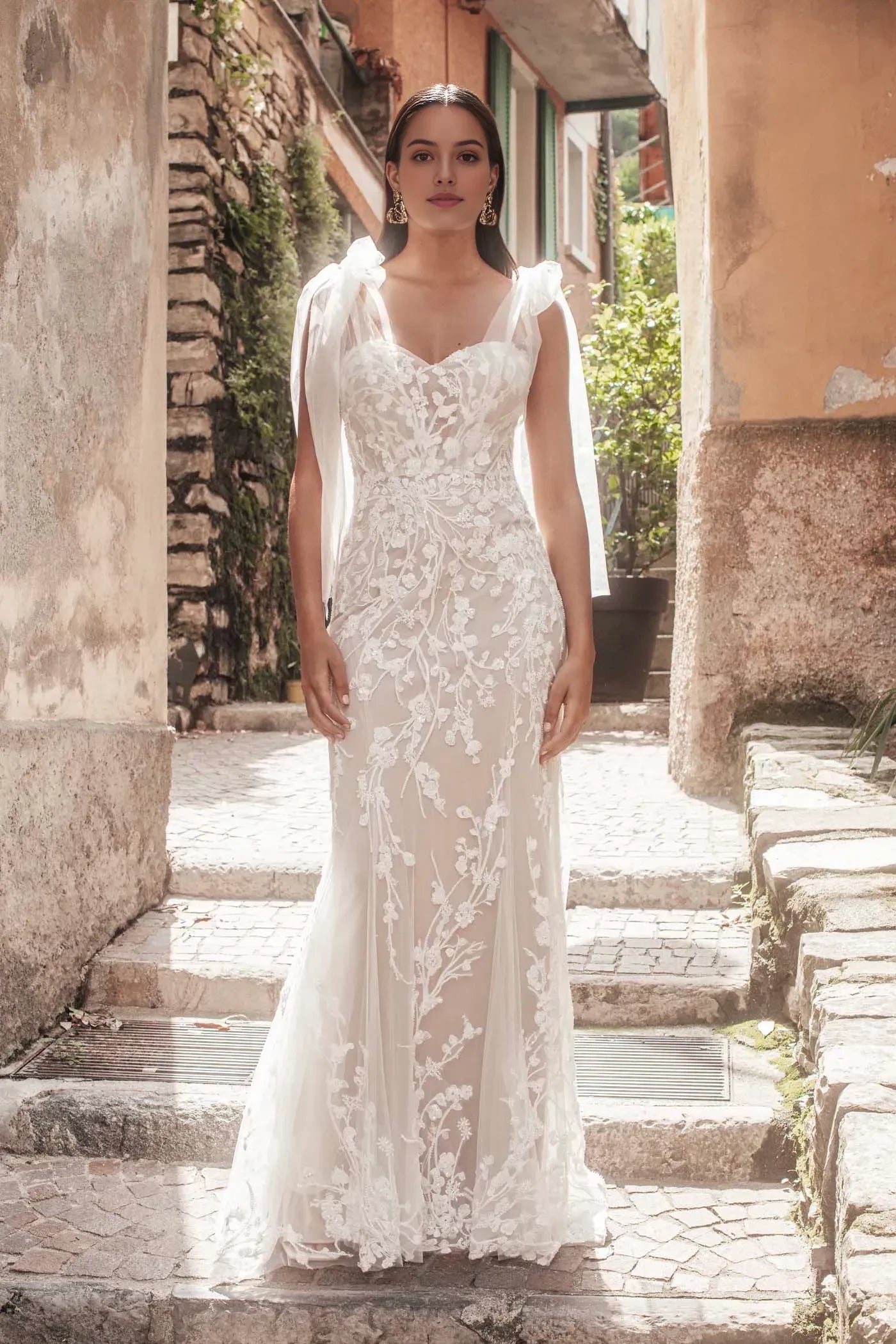 Whimsical Trumpet Sweetheart Neckline Bow Strap Open Back Floor Length Wedding Dress