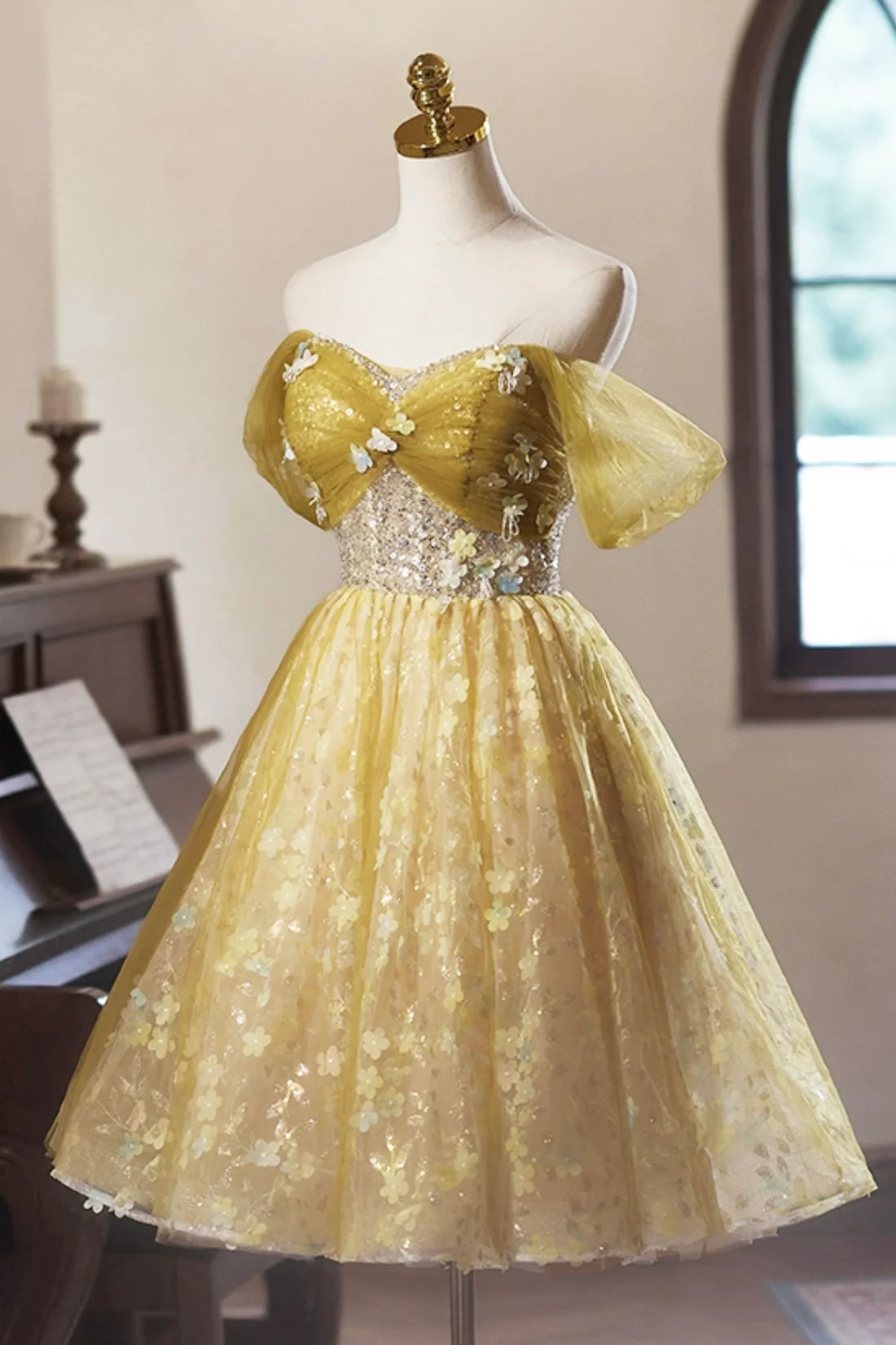 Yellow Floral Tulle Knee Length Lovely A-Line Prom Dress Off the Shoulder Evening Party Dress Homecoming Dresses