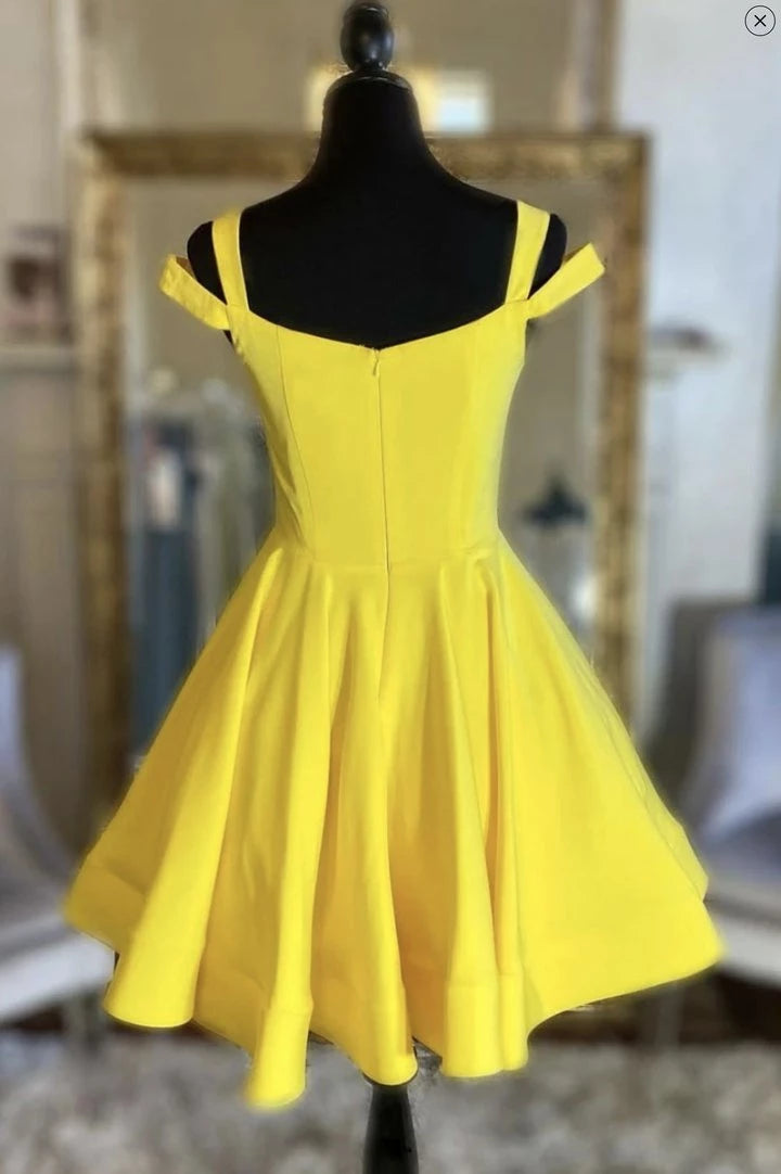 Yellow Satin Short Sleeveless Spaghetti Strap Prom Dress Cocktail Dress Homecoming Dress Evening Dress Party Dress  ﻿